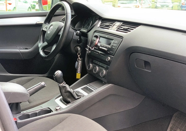 Skoda Octavia cena 29600 przebieg: 209000, rok produkcji 2013 z Strzyżów małe 407